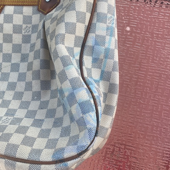 Louis Vitton large bag - Picture 16 of 17